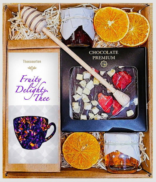 Geschenkmand – thee, fruitspread, chocolade en honing